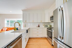 House (3 Bedrooms) | Interior