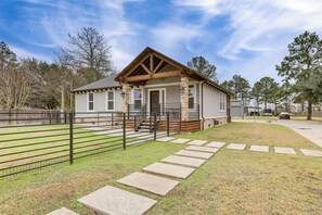 Interior - Pets Welcome: Home w/ Deck & Patio in Hockley! (Tomball)
