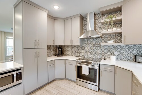 Pets Welcome: Home w/ Deck & Patio in Hockley!