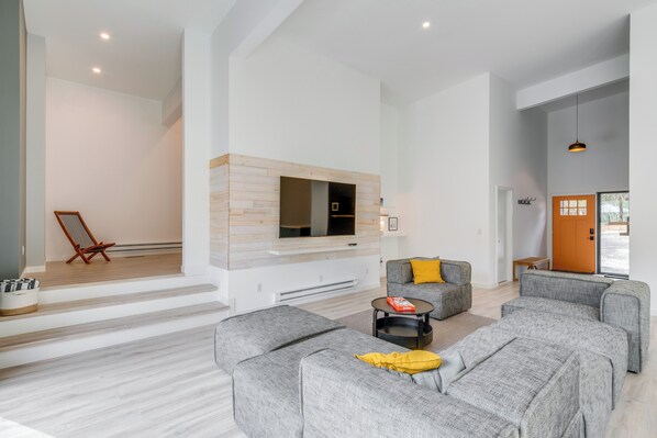 House (3 Bedrooms) | Interior