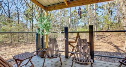 Winnsboro Tiny House w/ Trails, Yard Games & More!