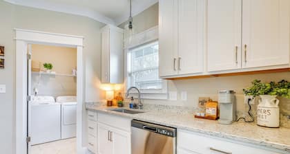 Near Parks & Lakes: Family-friendly Cleveland Home