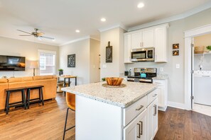 House (3 Bedrooms) | Interior