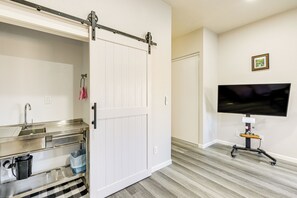 Apartment (0 Bedroom) | Interior