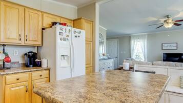 House (2 Bedrooms) | Interior