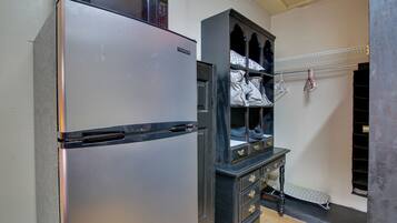 Apartment (0 Bedroom) | Interior