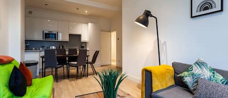 Apartment | Living area | TV