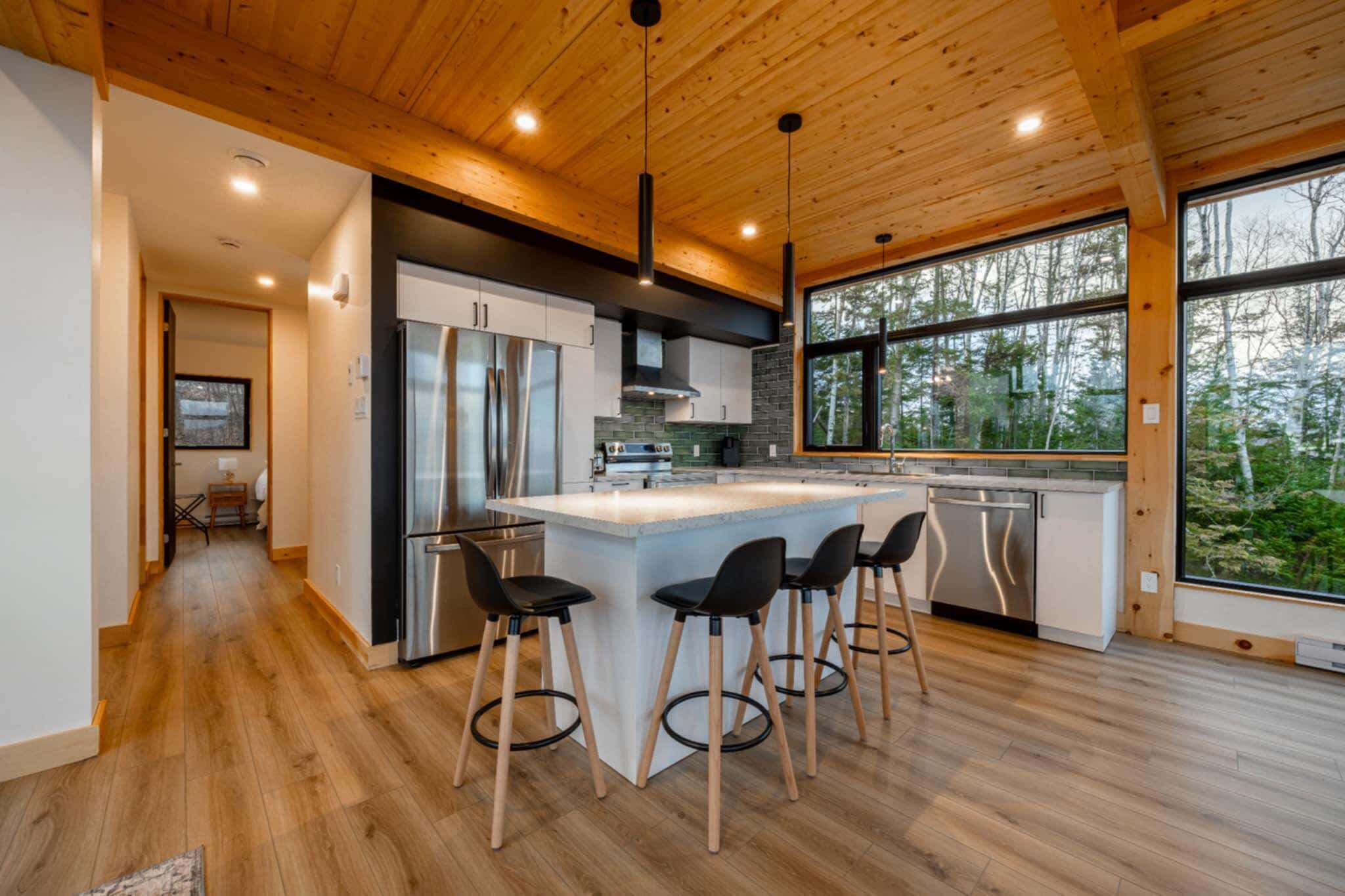 冰箱、微波炉、烤箱、炉灶