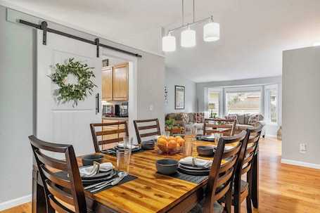 Dining. Large Family-Friendly Home on NW Side - Dogs OK