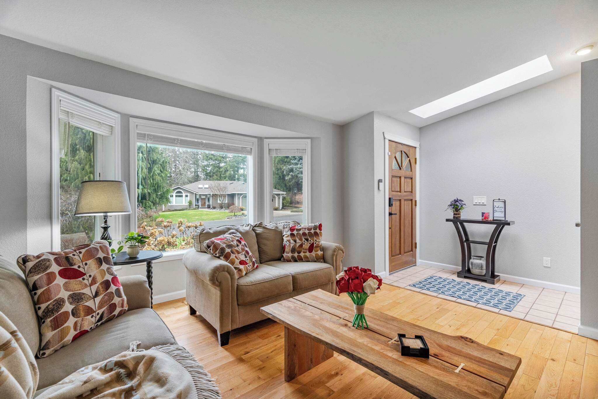 TV, fireplace, books, offices