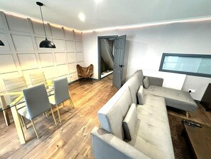 House | Living area - Leamington Spa-3 Bed-garden-pets-free Parking (Royal Leamington Spa)