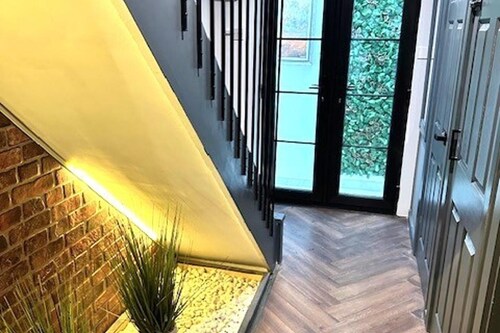 Leamington Spa-3 Bed-garden-pets-parking