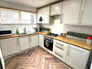 House | Private kitchen - Leamington Spa-3 Bed-garden-pets-free Parking (Royal Leamington Spa)