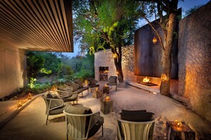 Mapogo Villa | Terrace/patio - Cheetah Plains Private Game Reserve (Sabi Sand Game Reserve)