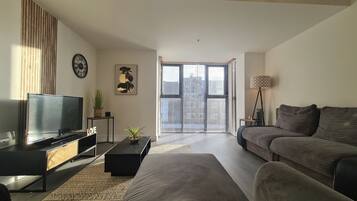 Apartment | Living area | Flat-screen TV