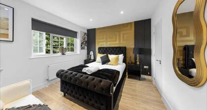 Canterbury Castle Lodge - 8 Bedroom Retreat