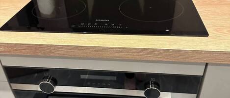 House | Private kitchen | Fridge, microwave, oven, stovetop