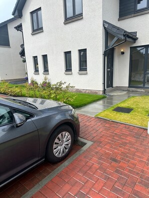 House | Exterior detail