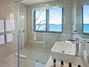 Haartrockner, Handtücher