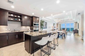 Microwave, oven, stovetop, dishwasher - Beachcomber 40 by Grand Cayman Villas (Seven Mile Beach)