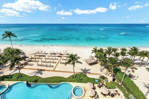 On the beach - Beachcomber 40 by Grand Cayman Villas (Seven Mile Beach)