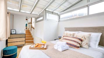 2 Schlafzimmer, Schreibtisch, Bügeleisen/Bügelbrett, Reisekinderbett