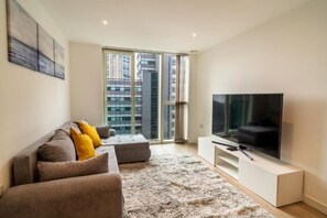Living area - Luxury Apartment Silvertown Way (London)