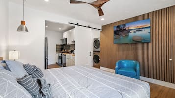 Deluxe Studio Suite | Iron/ironing board, free WiFi