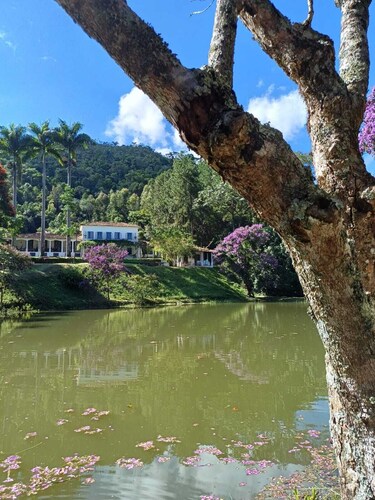 Cozy Refuge in Nature: Waterfalls, Pool, Charm and Comfort