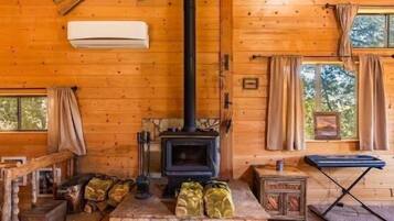Cabin, 2 Bedrooms | Interior