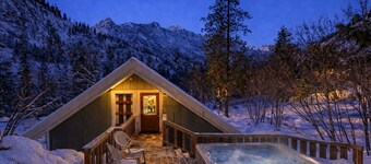 Icicle Chalet 1 Bedroom Cabin