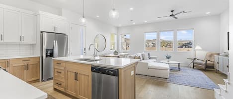 Townhome, 4 Bedrooms | Interior