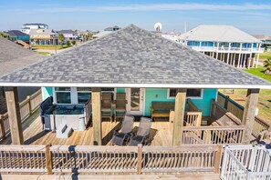 House, 4 Bedrooms | Outdoor spa tub