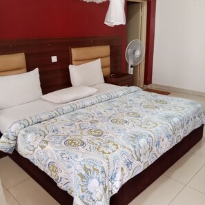 Deluxe Double Room, 1 Queen Bed, Balcony | Desk, iron/ironing board, free WiFi
