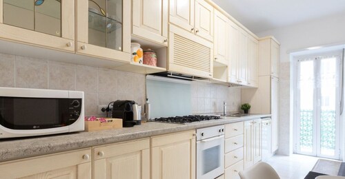 Domvs Clavdia - Metro Station, 8 min to center, A-C