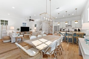 Dining - New Specials! 6 Seater Cart, Bikes & Beach Toys, Gated Beach Community (SANTA ROSA BEACH)