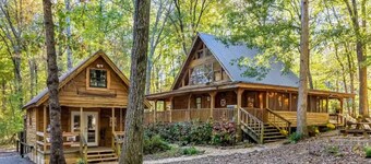The Private Snug Nest Nestled in Canopy Woods