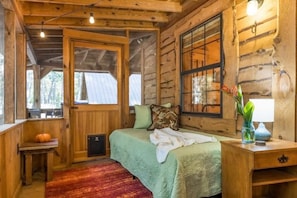 5 chambres, fer et planche à repasser, Wi-Fi, draps fournis