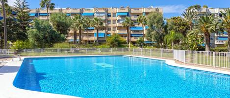 Piscina externa sazonal