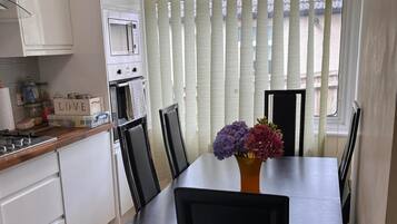Cottage | Dining