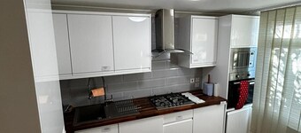 三臥室小屋度假 - 私人花園及停車場