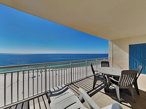 Outdoor dining - Admiral's Quarters #1406 | Gulf Front + Amenities (Orange Beach)