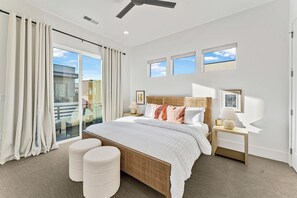 4 bedrooms, desk, iron/ironing board, travel crib