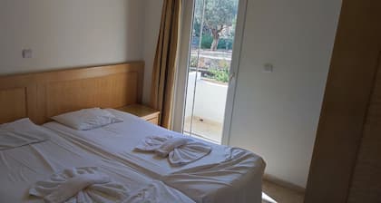 Evi Studios & Apartments Pefkos
