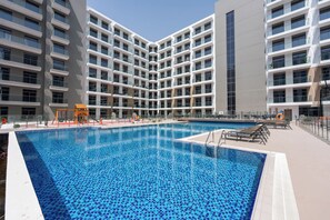 Pool - StayShort - Captivating and cozy studio in Laya Heights (Dubai Studio City)