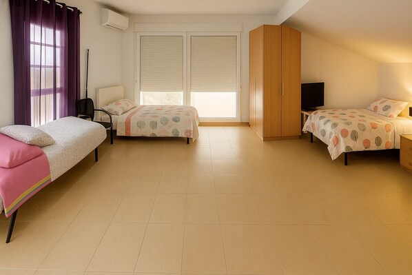 1 bedroom, iron/ironing board, travel cot, free WiFi