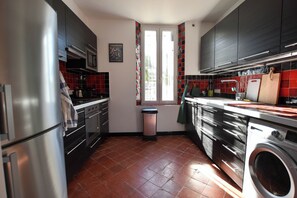 Private kitchen - Micoulet / Parking - Air conditioning (Arles)