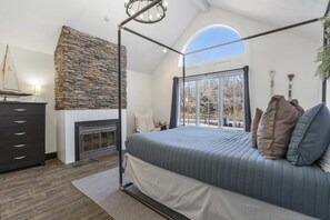 5 bedrooms, iron/ironing board, travel crib, WiFi