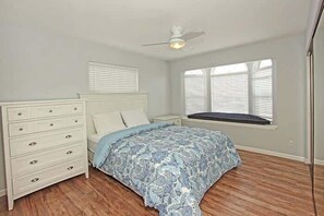 8 bedrooms, iron/ironing board, free WiFi, bed sheets