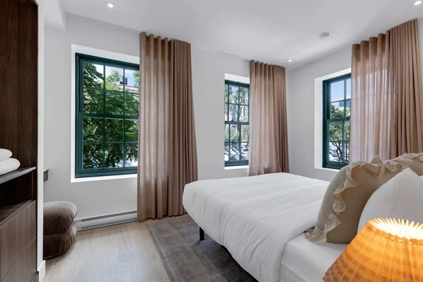 4 Schlafzimmer, Schreibtisch, Bügeleisen/Bügelbrett, Reisekinderbett